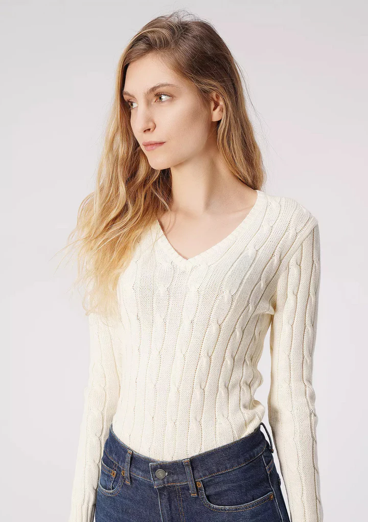 Zopfmusterpullover mit V-Ausschnitt